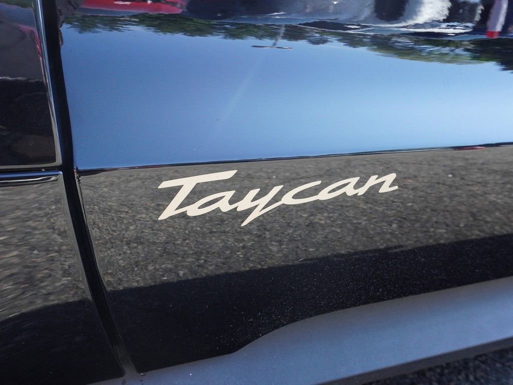 Used 2022 Porsche Taycan RWD image 27