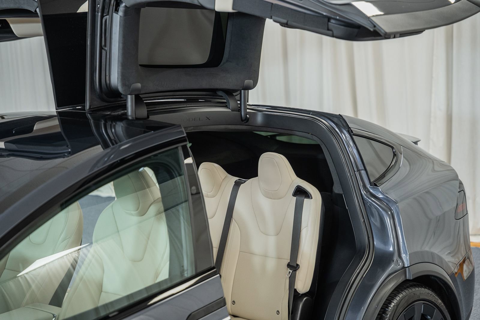 Used 2022 Tesla Model X image 38