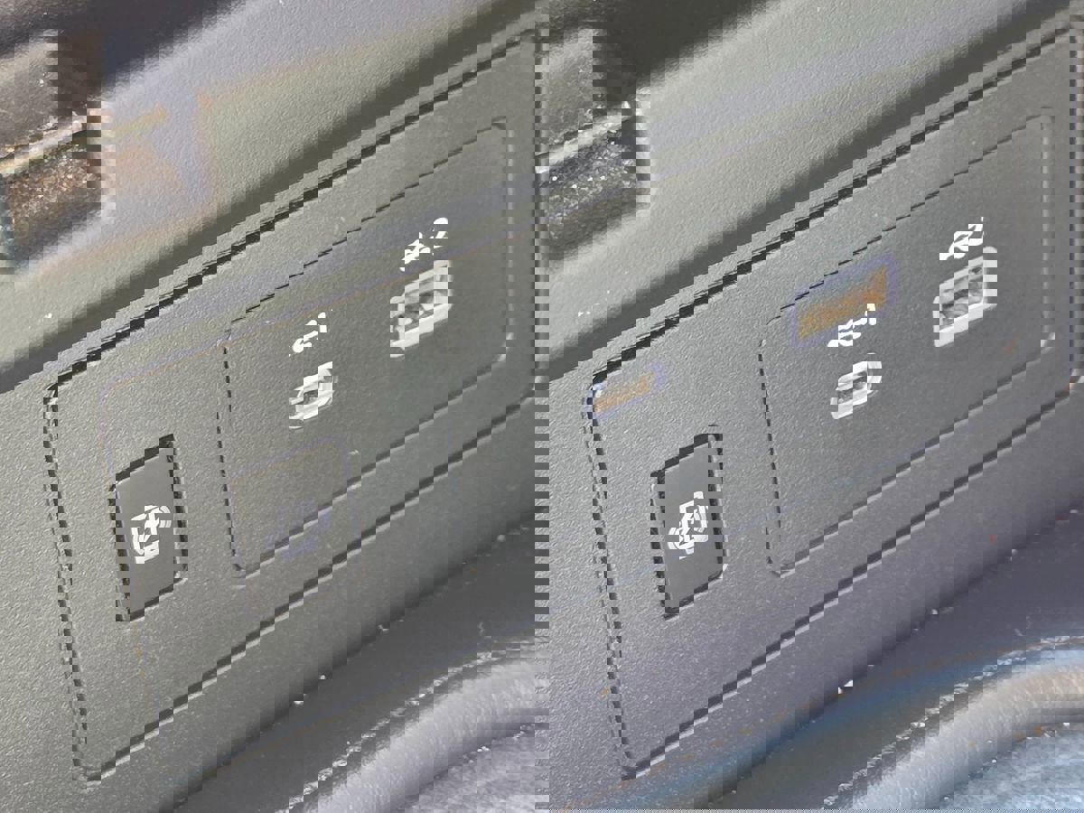 Used 2023 Nissan Armada SV image 35