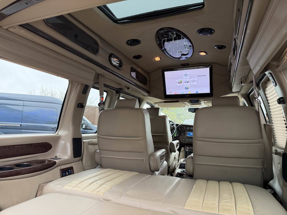 Used 2012 Chevrolet Express 1500 image 19