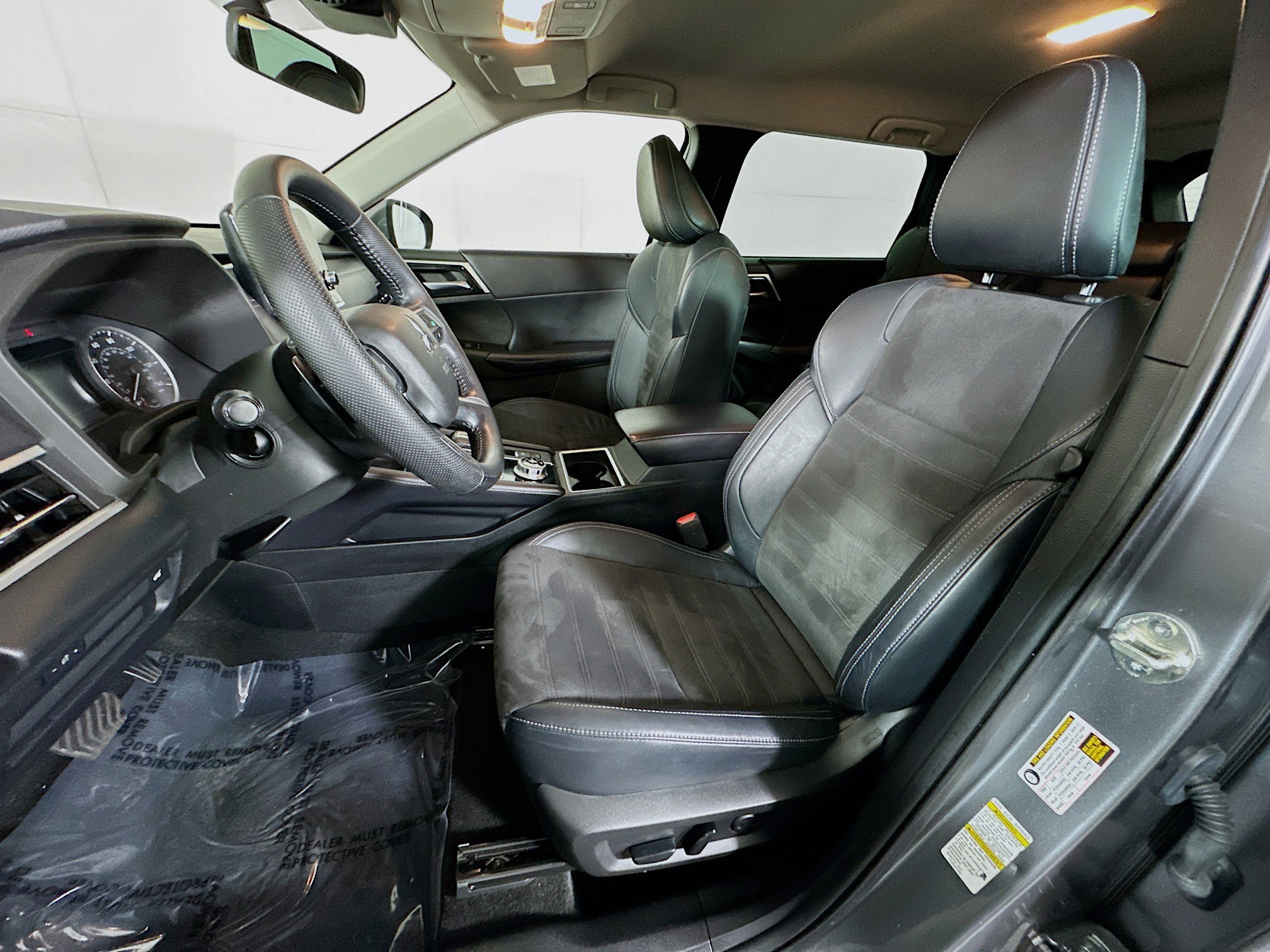 Used 2023 Mitsubishi Outlander SE AWD/4WD image 12