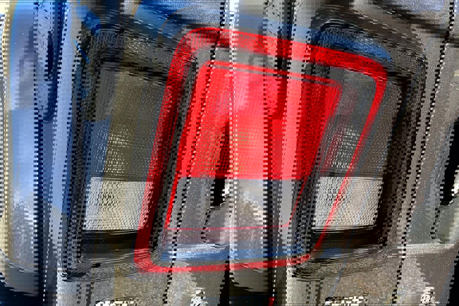 Used 2019 Jeep Wrangler Unlimited Sahara image 27