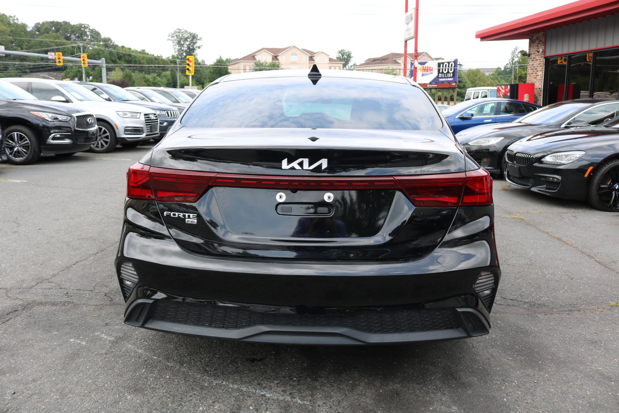 Used 2023 Kia Forte LX FWD image 3