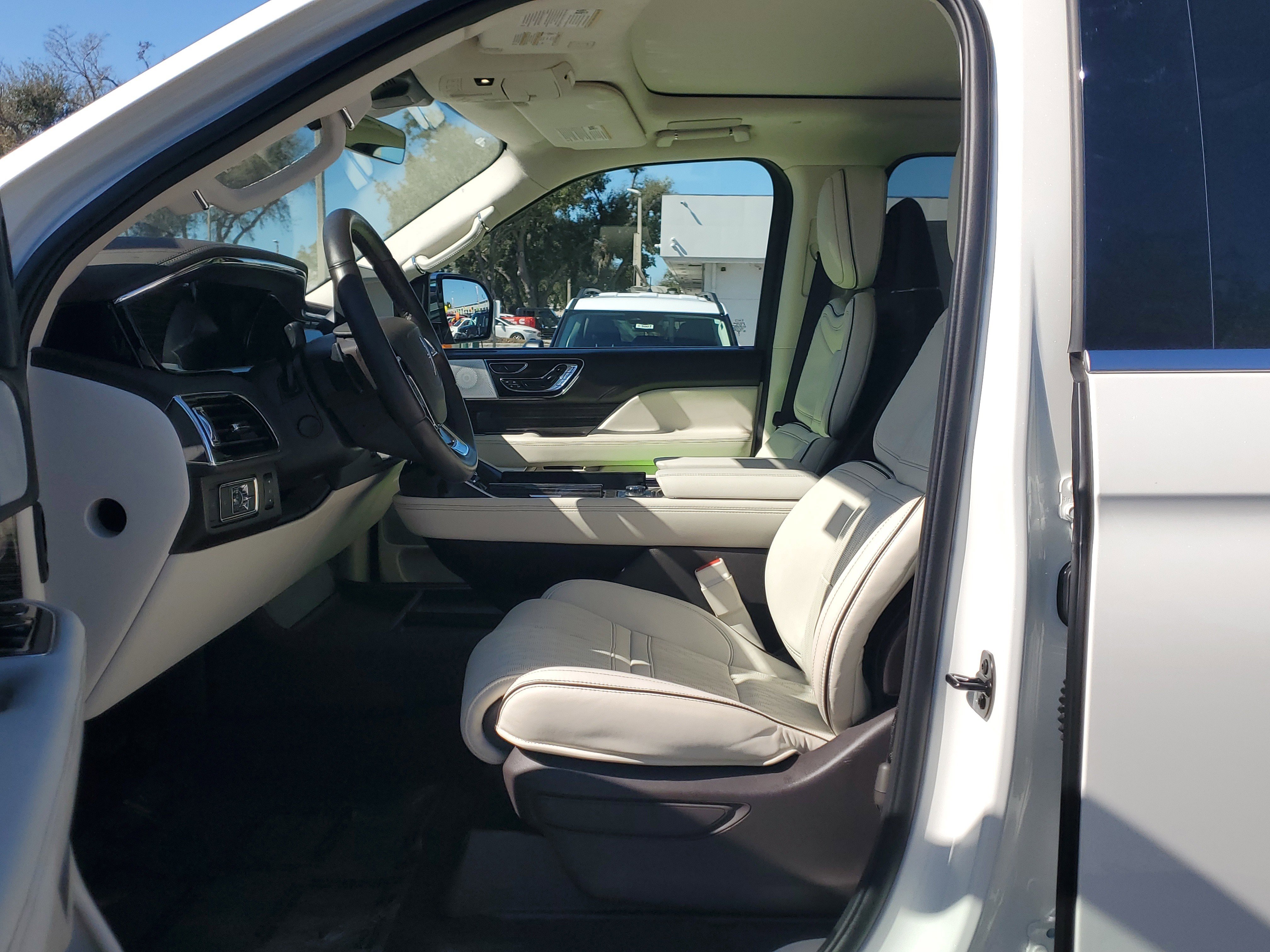 Used 2024 Lincoln Navigator Black Label image 21