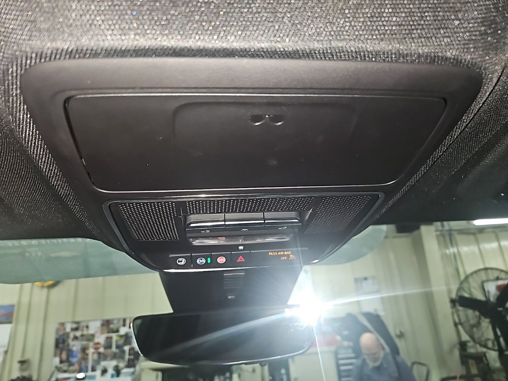 Certified 2025 Buick Enclave Avenir w/ Super Cruise Package image 21