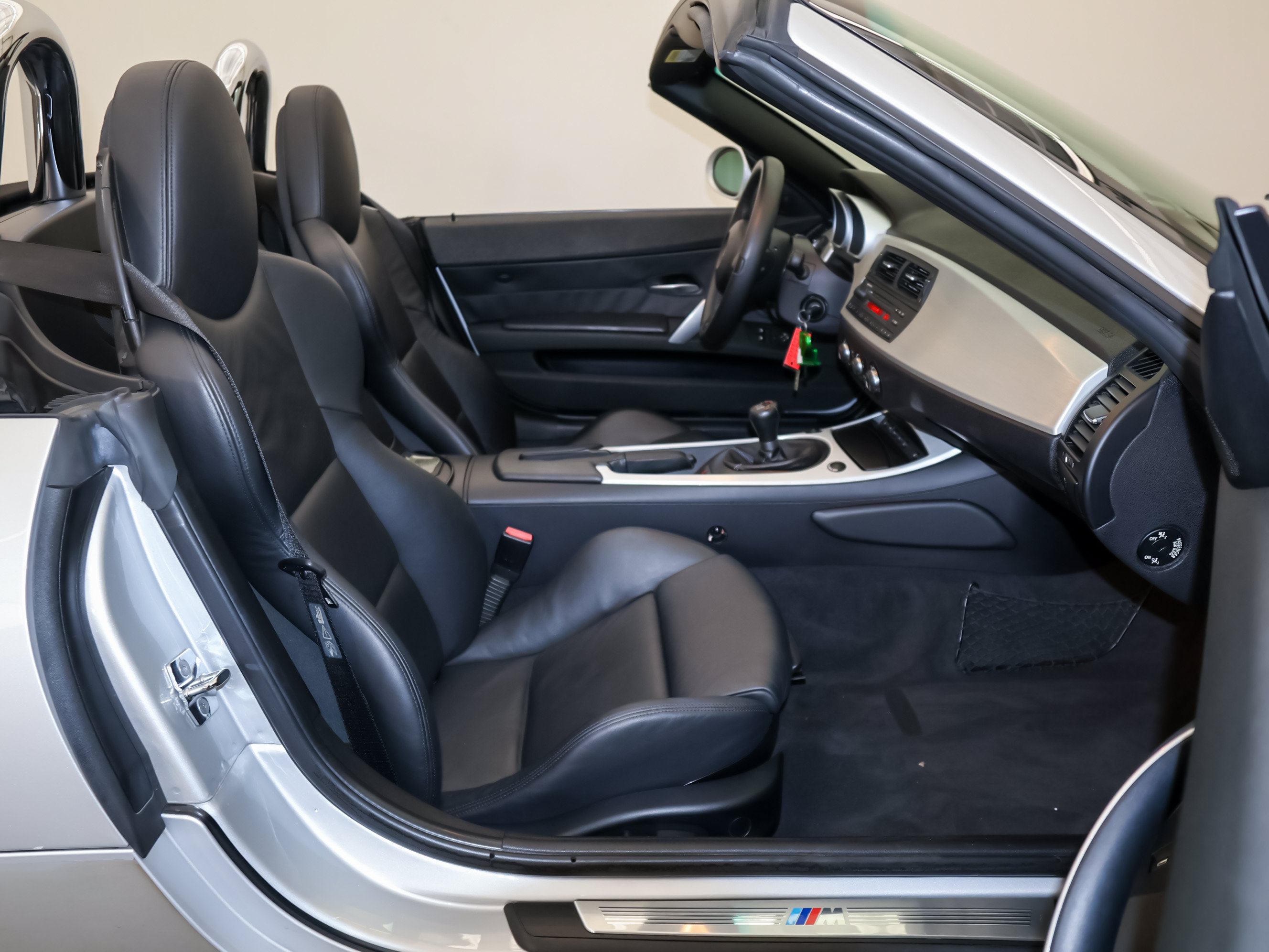 Used 2006 BMW M Roadster RWD image 41