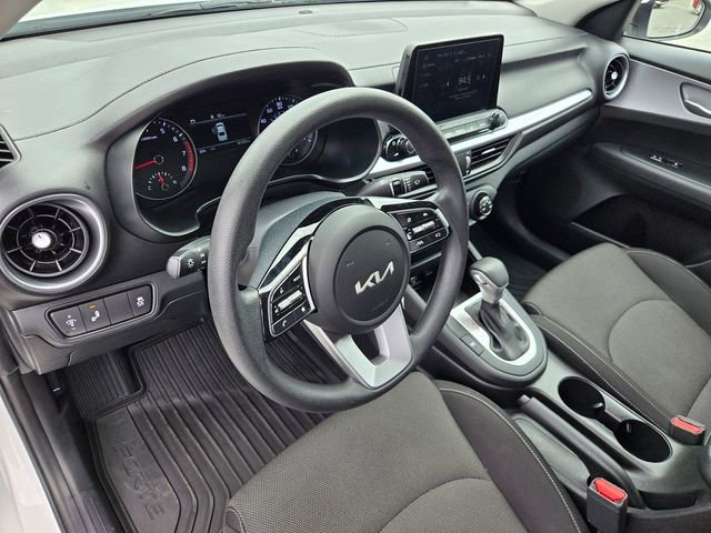 Used 2023 Kia Forte LXS w/ LXS Technology Package FWD image 9