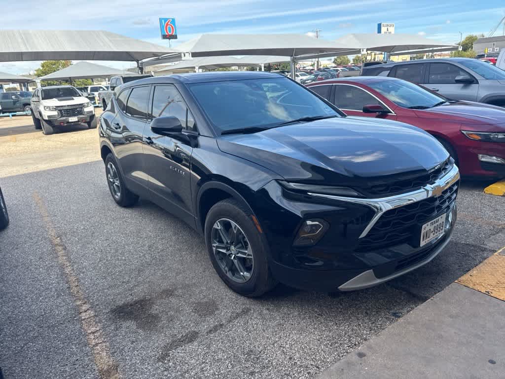 Used 2025 Chevrolet Blazer LT w/ Driver Confidence Package FWD image 3