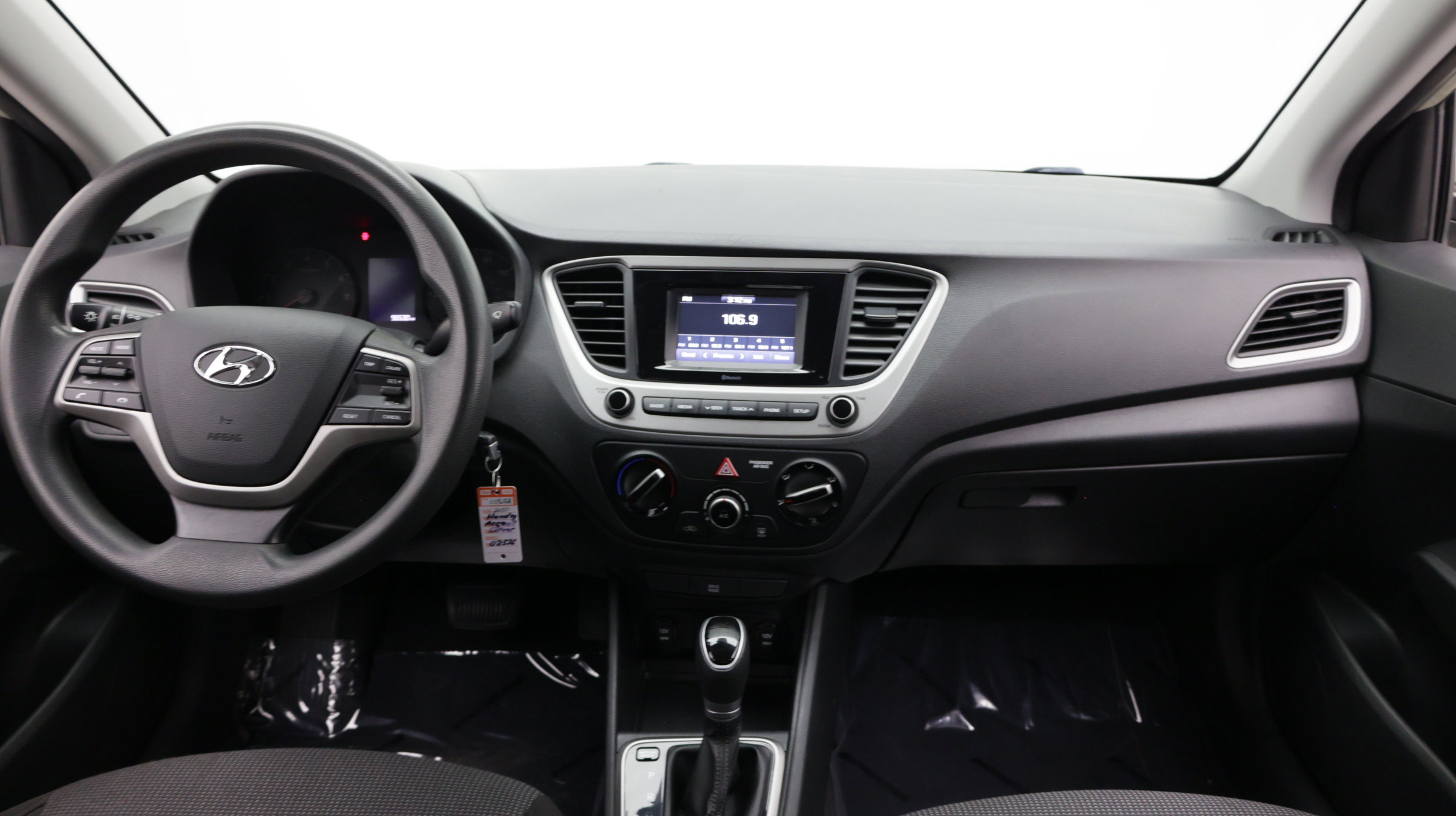 Used 2020 Hyundai Accent SE FWD image 28