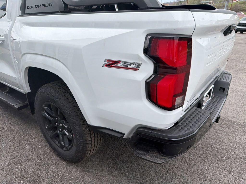 New 2026 Chevrolet Colorado Z71 w/ Midnight Edition image 8