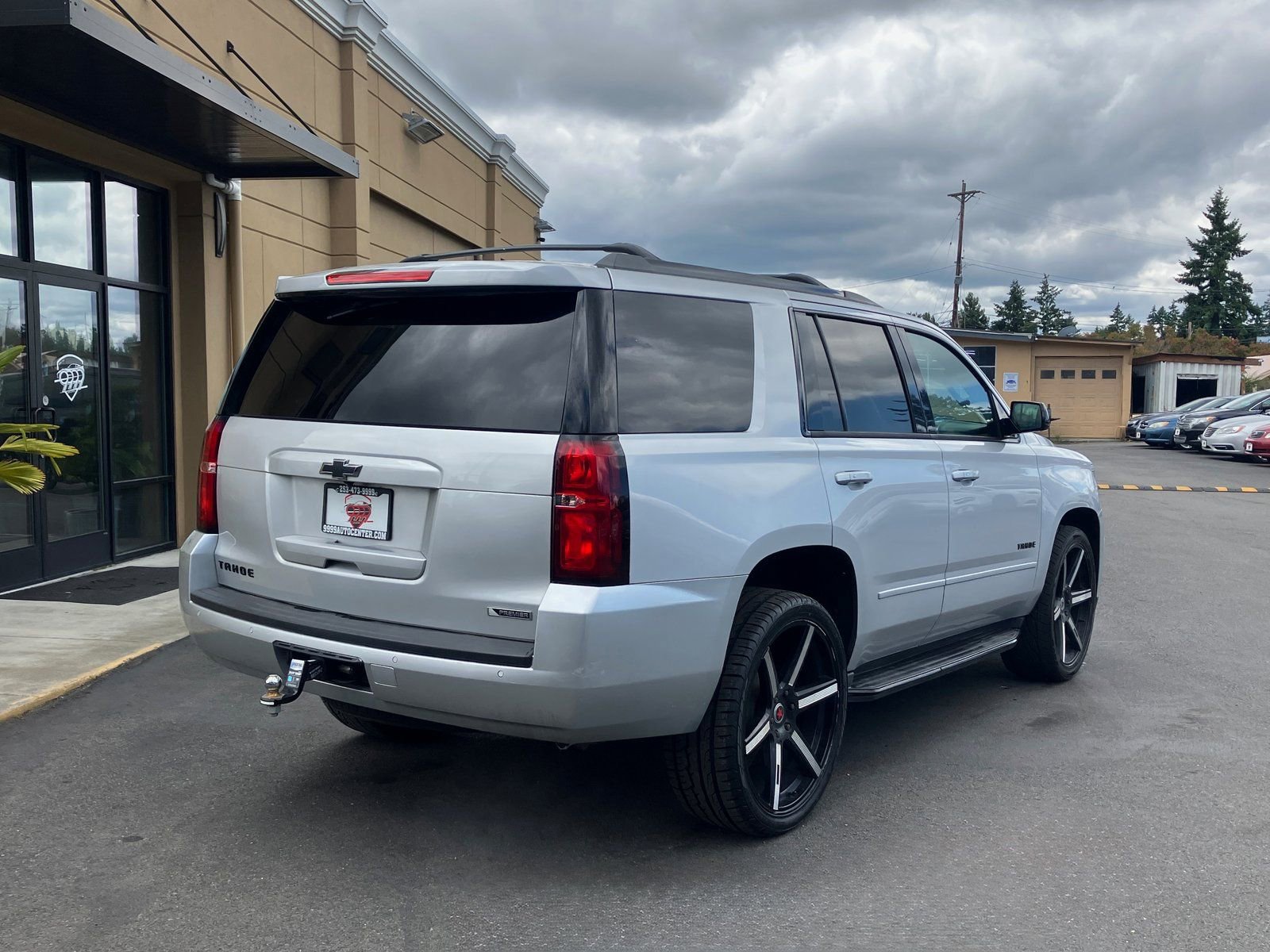 Used 2018 Chevrolet Tahoe Premier w/ RST 6.2L Performance Edition AWD/4WD image 8