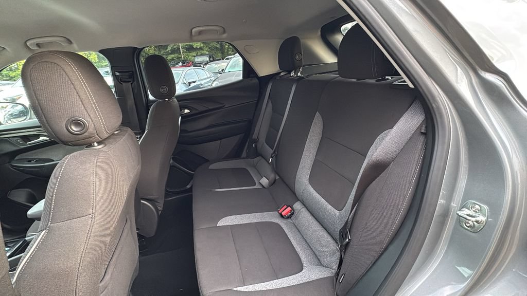 Used 2025 Chevrolet TrailBlazer LT AWD/4WD image 23