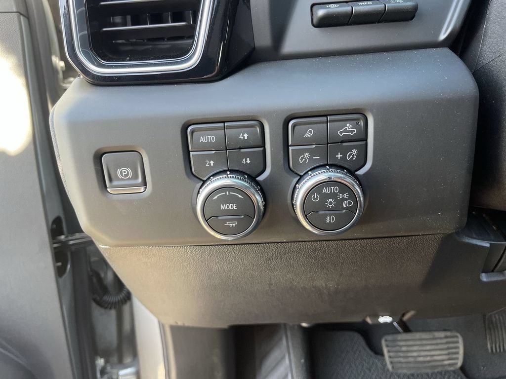 New 2026 GMC Sierra 2500 Denali w/ Technology Package AWD/4WD image 11