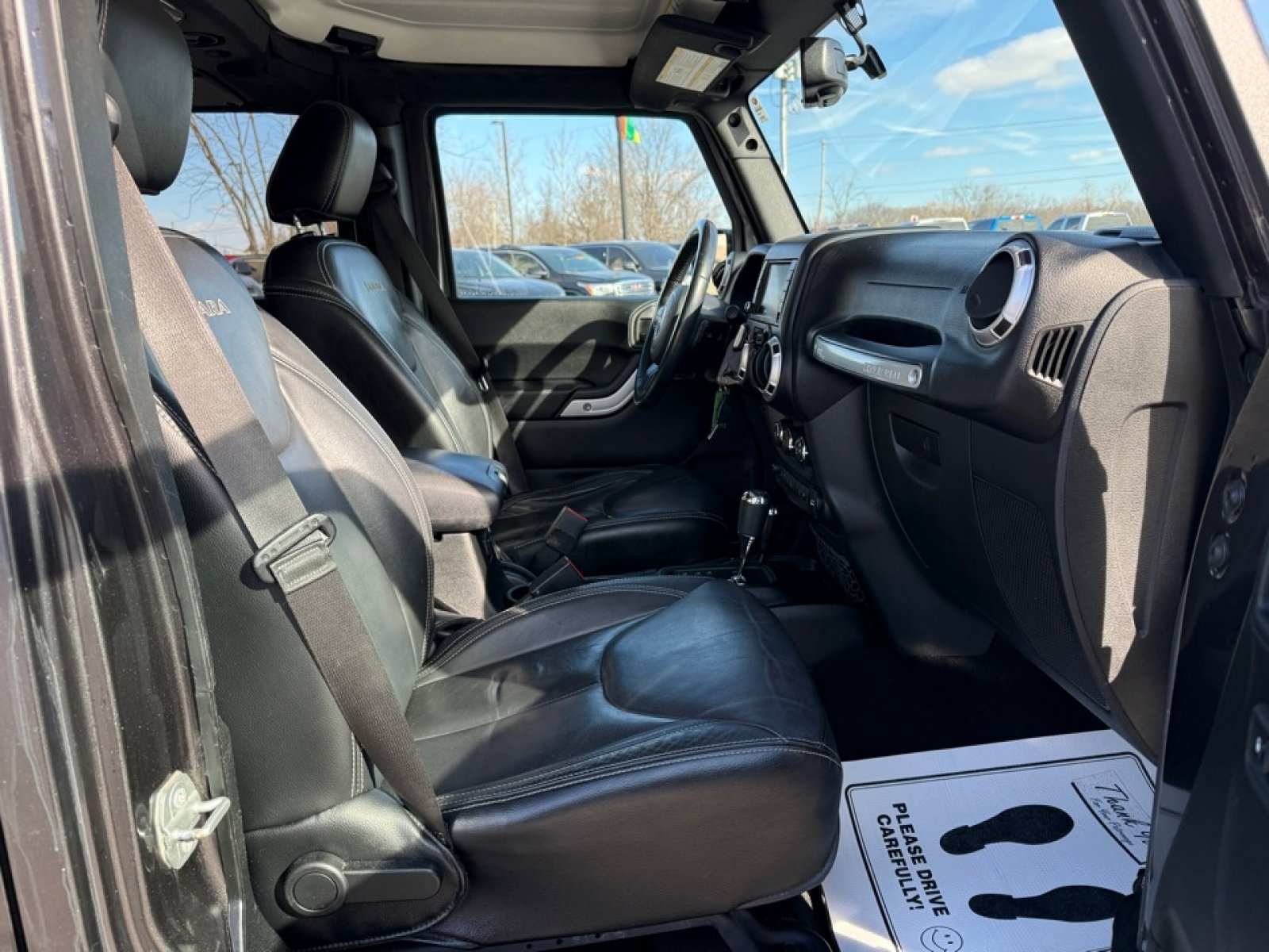 Used 2018 Jeep Wrangler Unlimited Sahara w/ Connectivity Group image 11