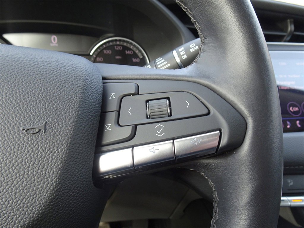 Certified 2022 Cadillac XT4 Luxury w/ Cold Weather Package image 21