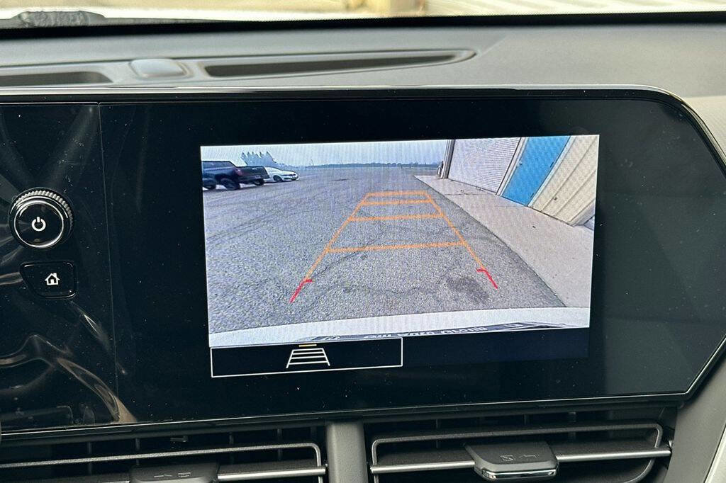 New 2026 Chevrolet Trax RS w/ Driver Confidence Package image 20