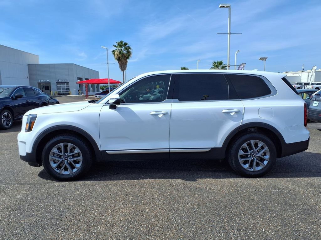 Used 2024 Kia Telluride LX FWD image 5