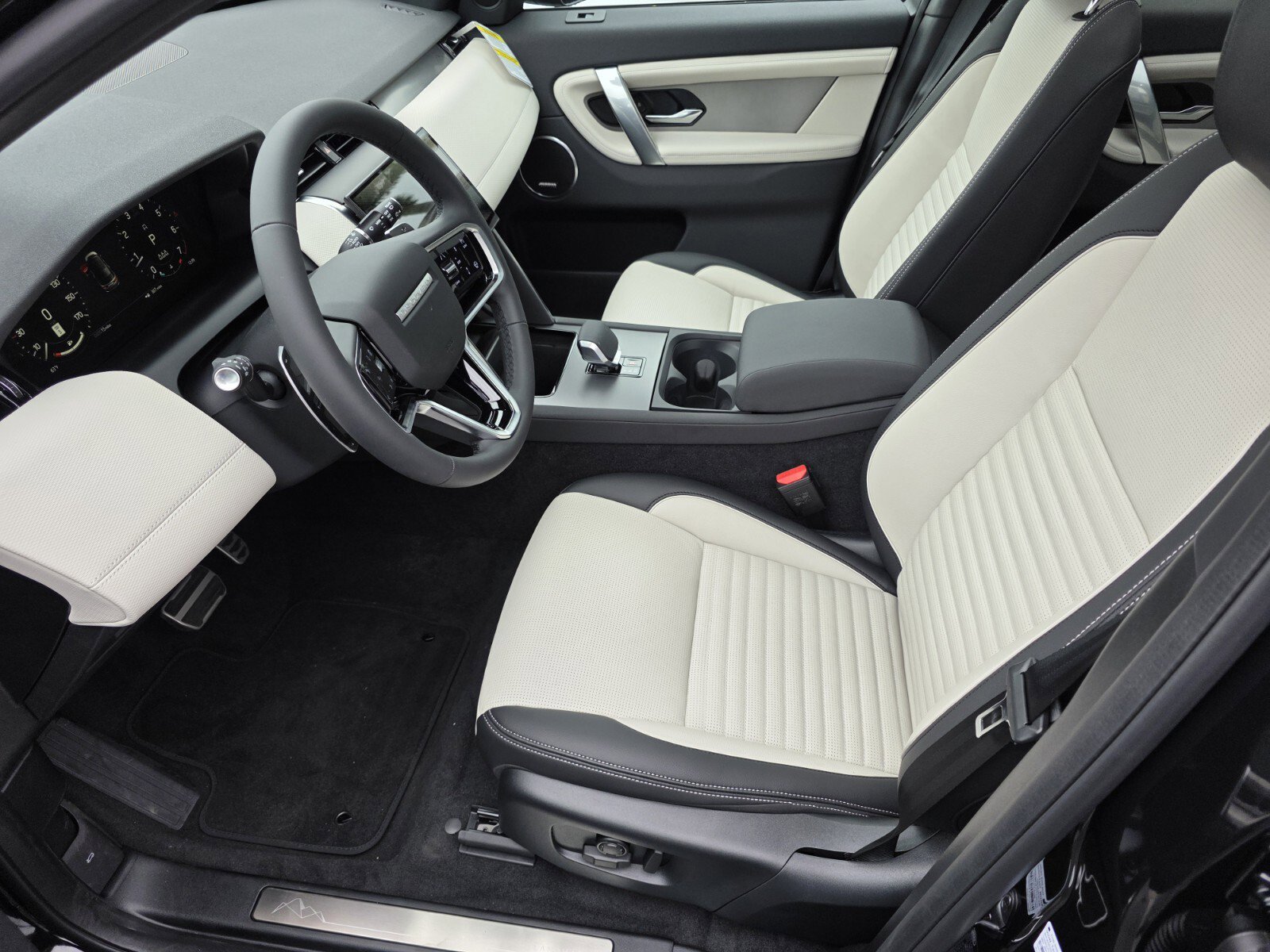 New 2026 Land Rover Discovery Sport Landmark AWD/4WD image 10