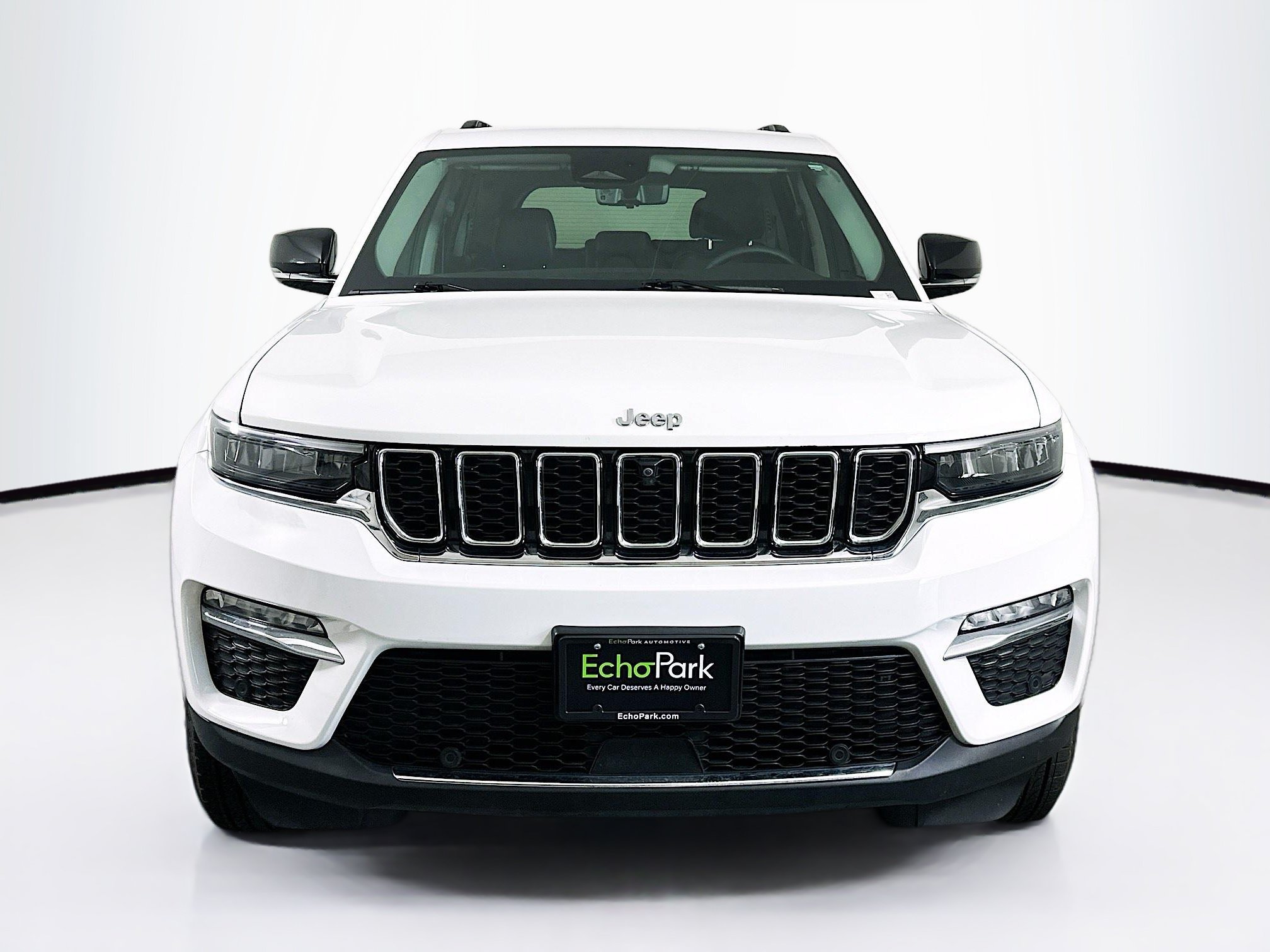 Used 2023 Jeep Grand Cherokee Limited w/ Luxury Tech Group II RWD image 2