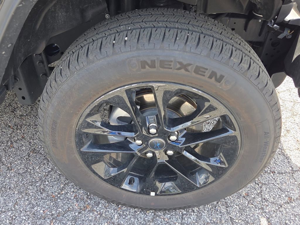 Used 2025 Jeep Wrangler Unlimited Sahara image 16