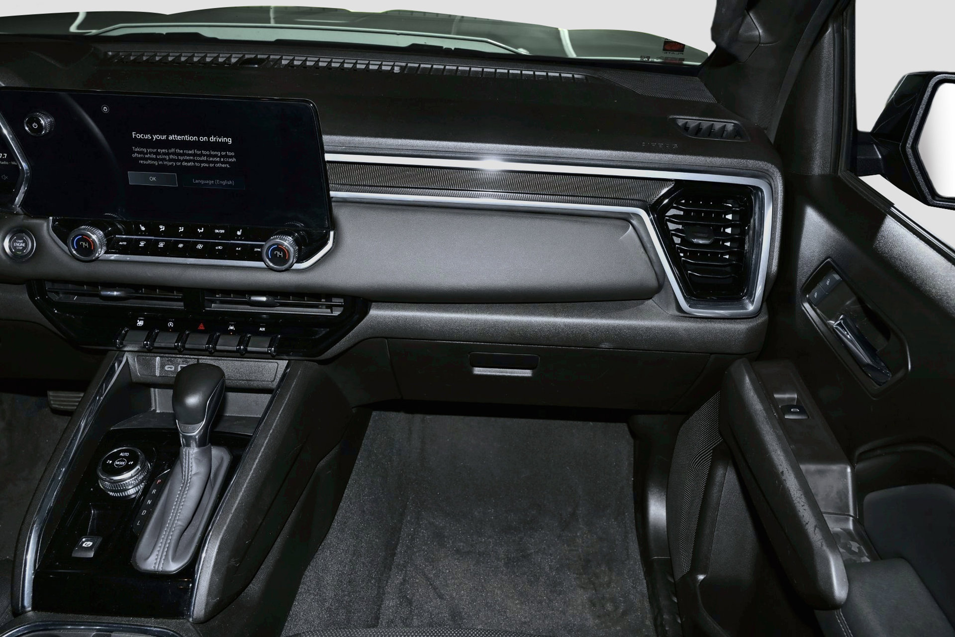 Used 2024 GMC Canyon Elevation w/ Convenience Package AWD/4WD image 16