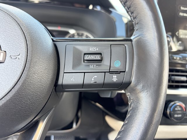 Used 2025 Nissan Pathfinder SL FWD image 23
