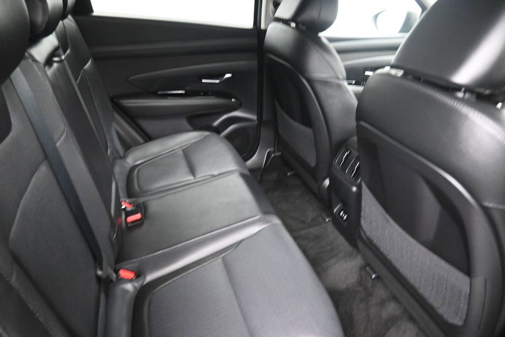 Used 2025 Hyundai Tucson Limited AWD/4WD image 11