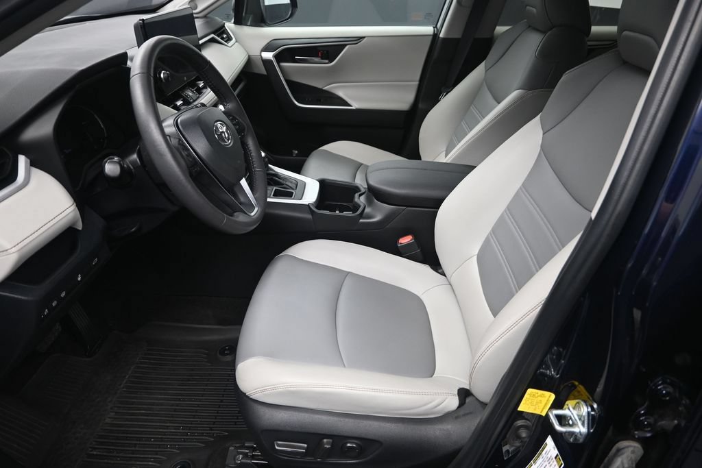 Used 2023 Toyota RAV4 XLE Premium AWD/4WD image 13