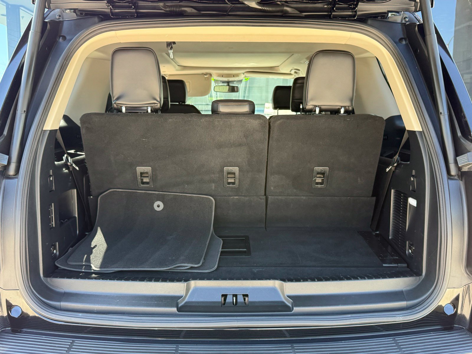 Used 2019 Ford Expedition Platinum RWD image 16
