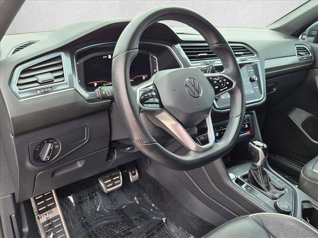 Used 2023 Volkswagen Tiguan SEL R-Line AWD/4WD image 10