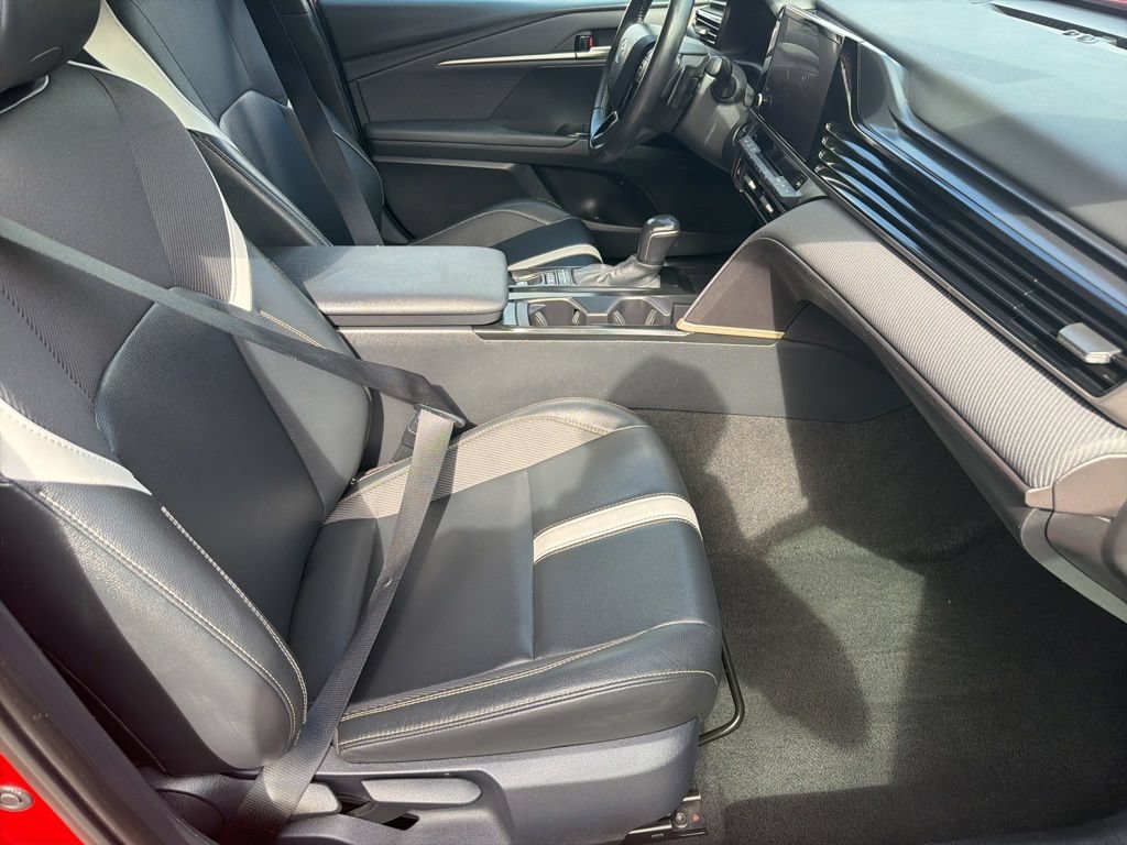 Used 2025 Toyota Camry SE FWD image 14