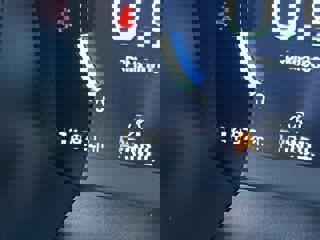 Certified 2025 Ford Explorer Platinum w/ LUX Leather Package image 32