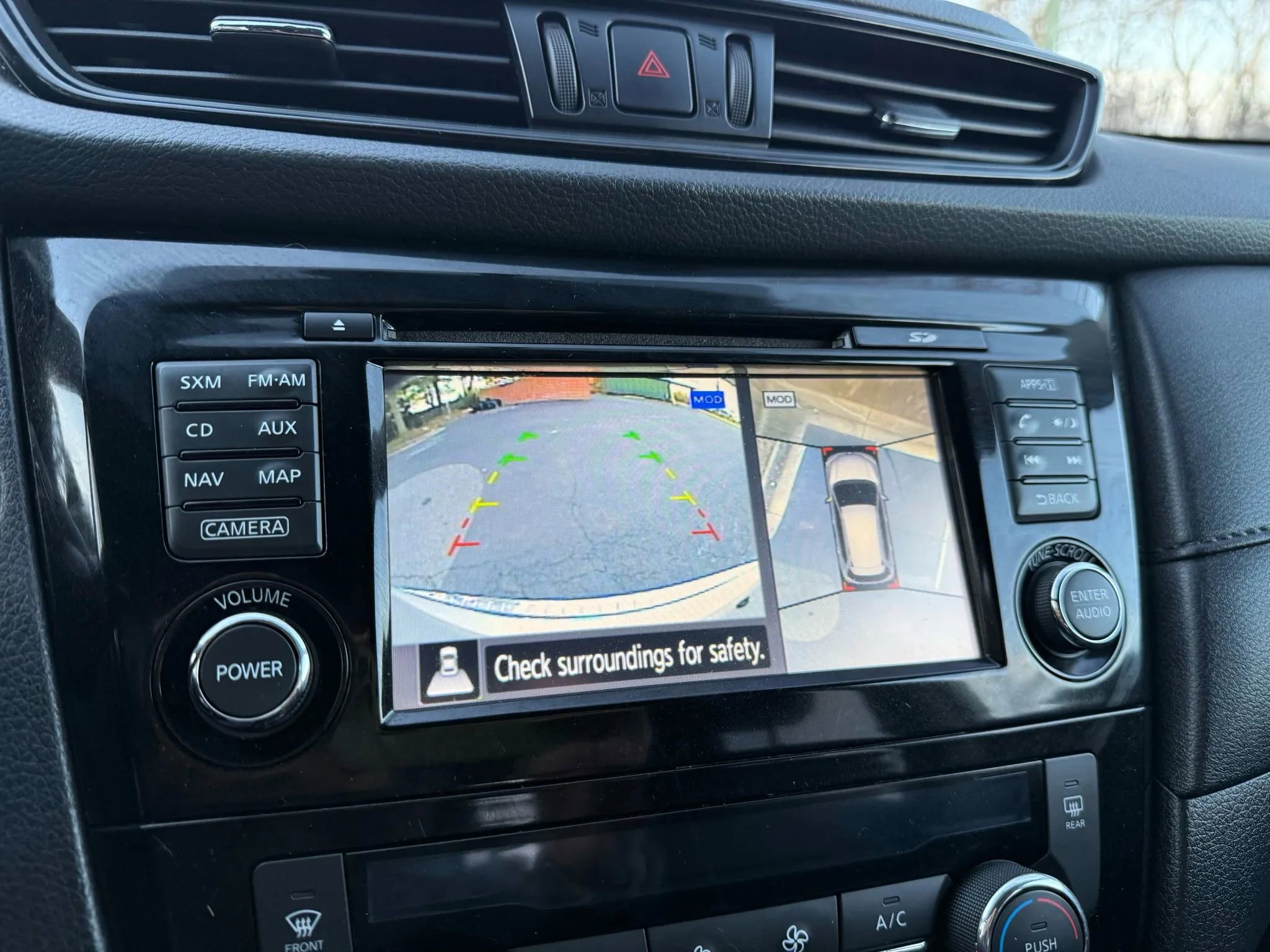 Used 2017 Nissan Rogue SV w/ SV Premium Package image 24