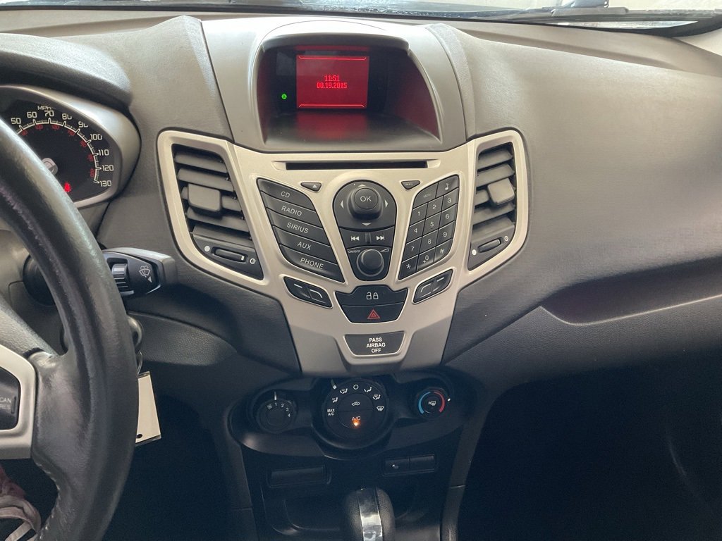 Used 2013 Ford Fiesta SE image 15