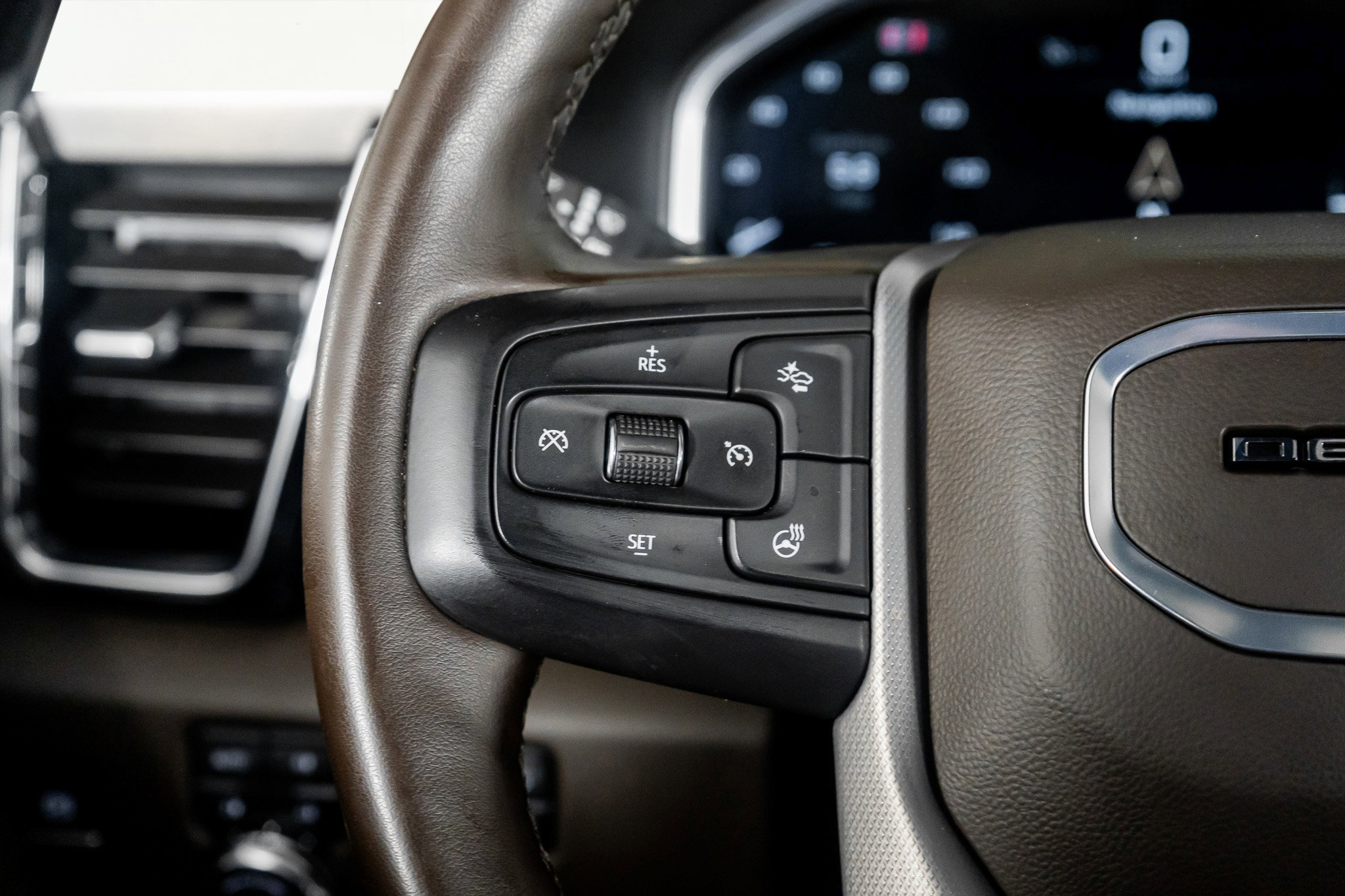 Used 2025 GMC Sierra 3500 Denali w/ Denali Reserve Package image 44