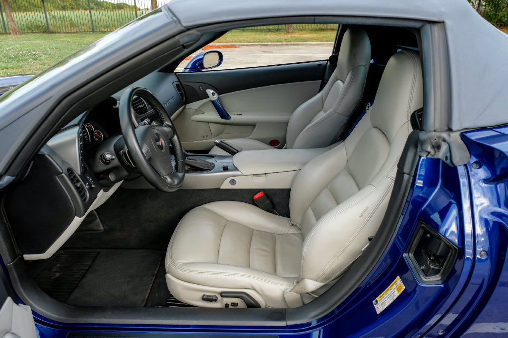 Used 2006 Chevrolet Corvette Convertible w/ Preferred Equipment Group RWD image 6