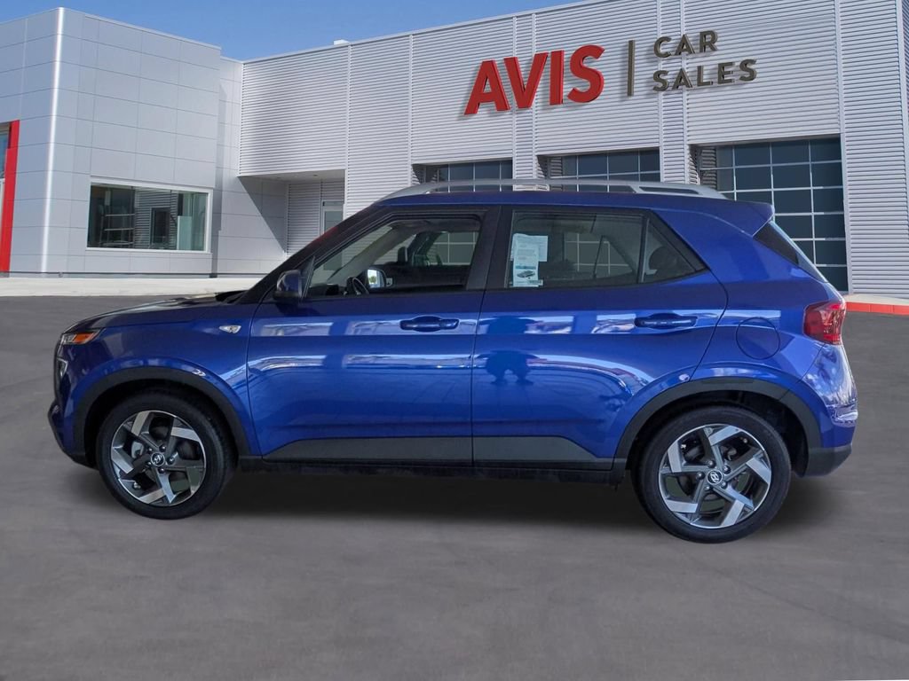 Used 2025 Hyundai Venue SEL FWD image 11