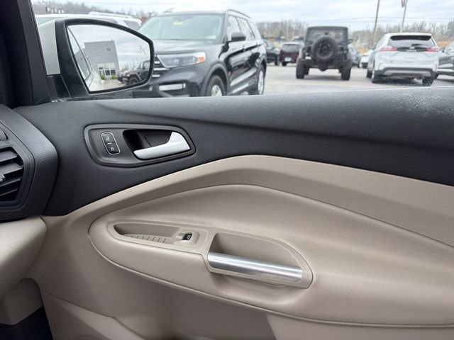 Used 2017 Ford C-MAX Energi Titanium w/ Equipment Group 501A image 23