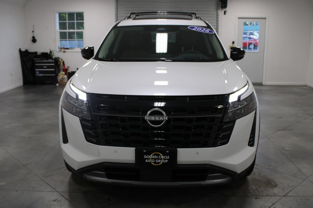 Used 2026 Nissan Pathfinder Platinum AWD/4WD image 3