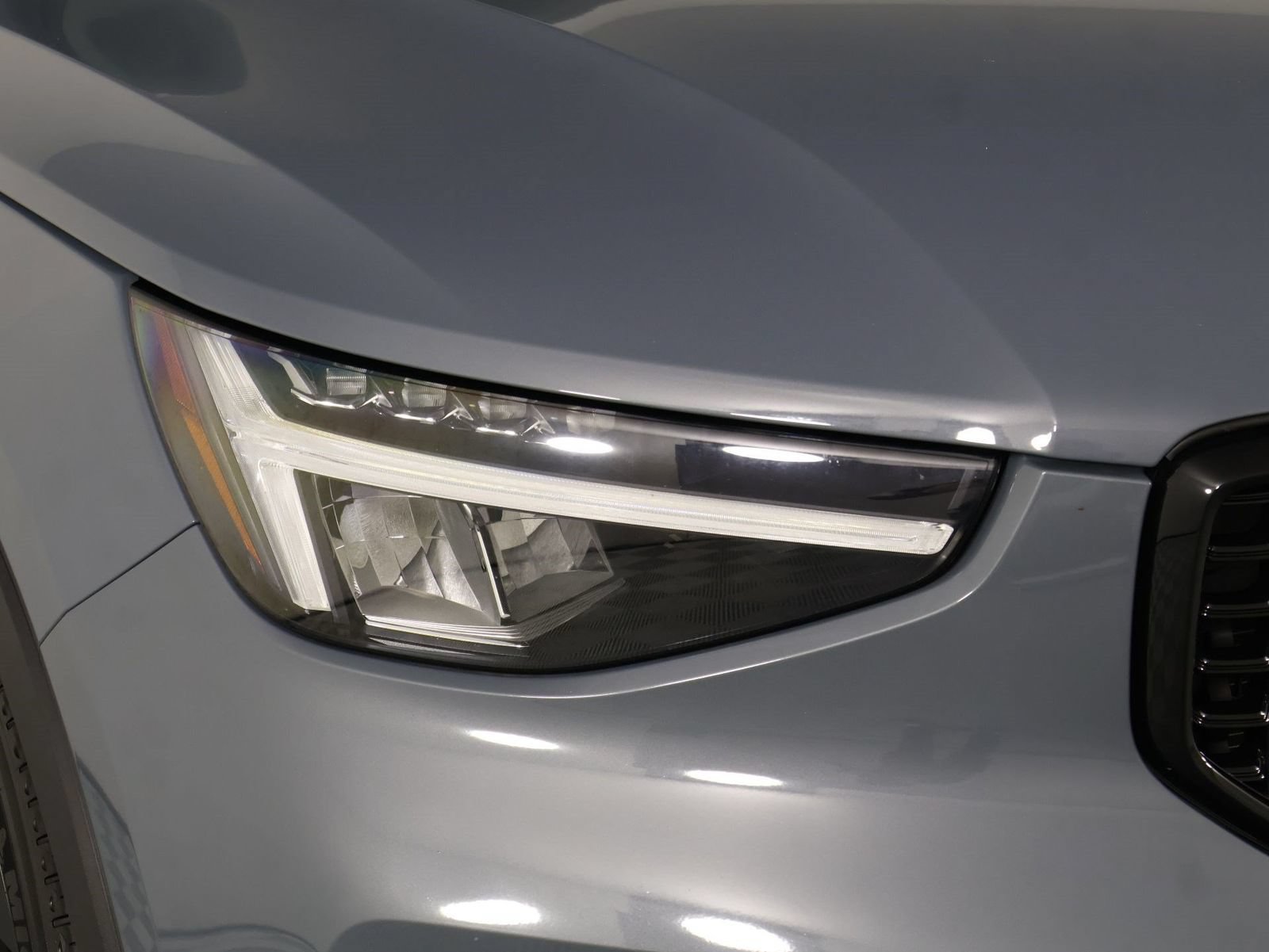 Used 2023 Volvo XC40 B5 Plus w/ Protection Package Premier AWD/4WD image 26