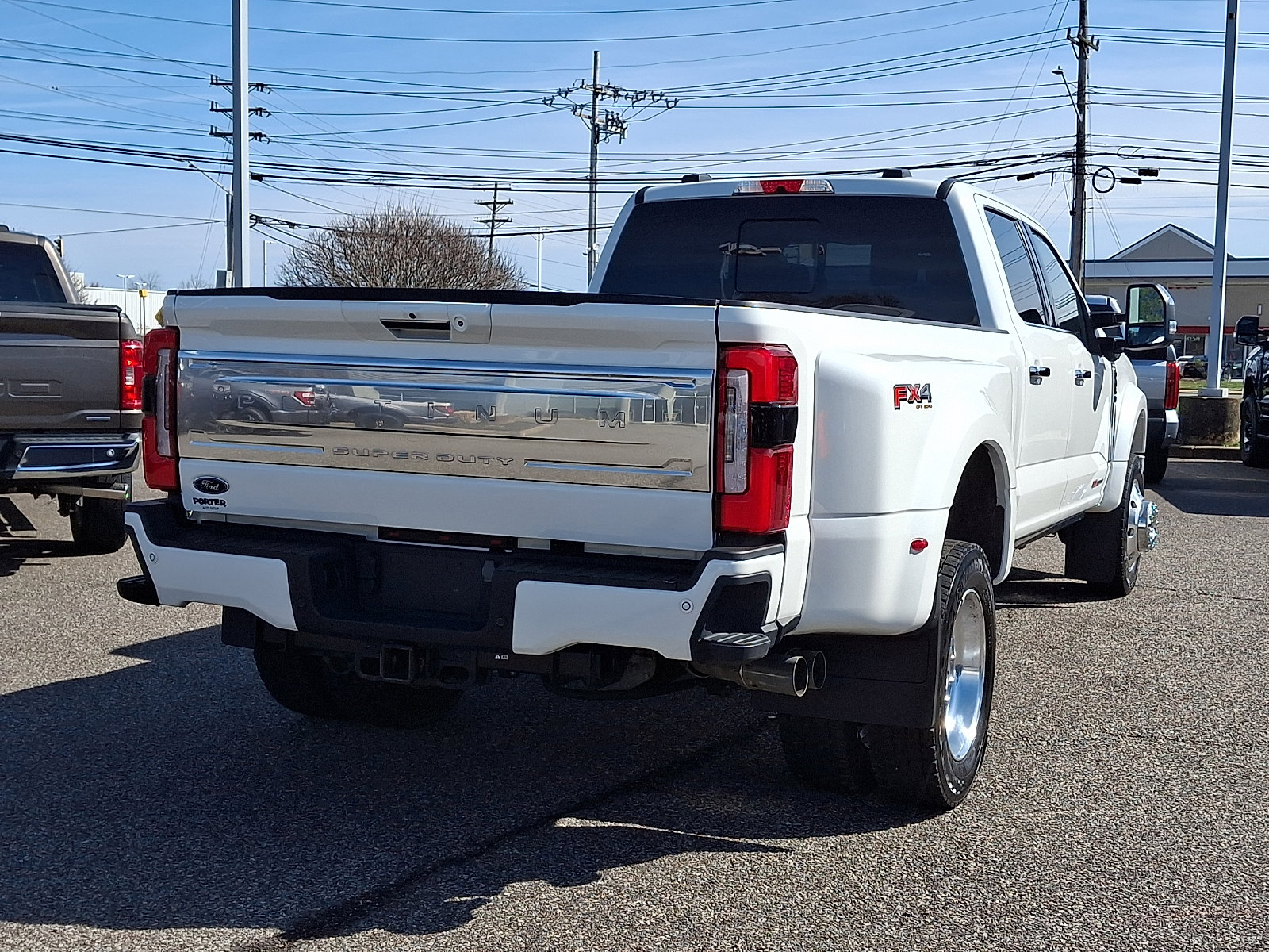 Certified 2024 Ford F450 Platinum w/ FX4 Off-Road Package image 9