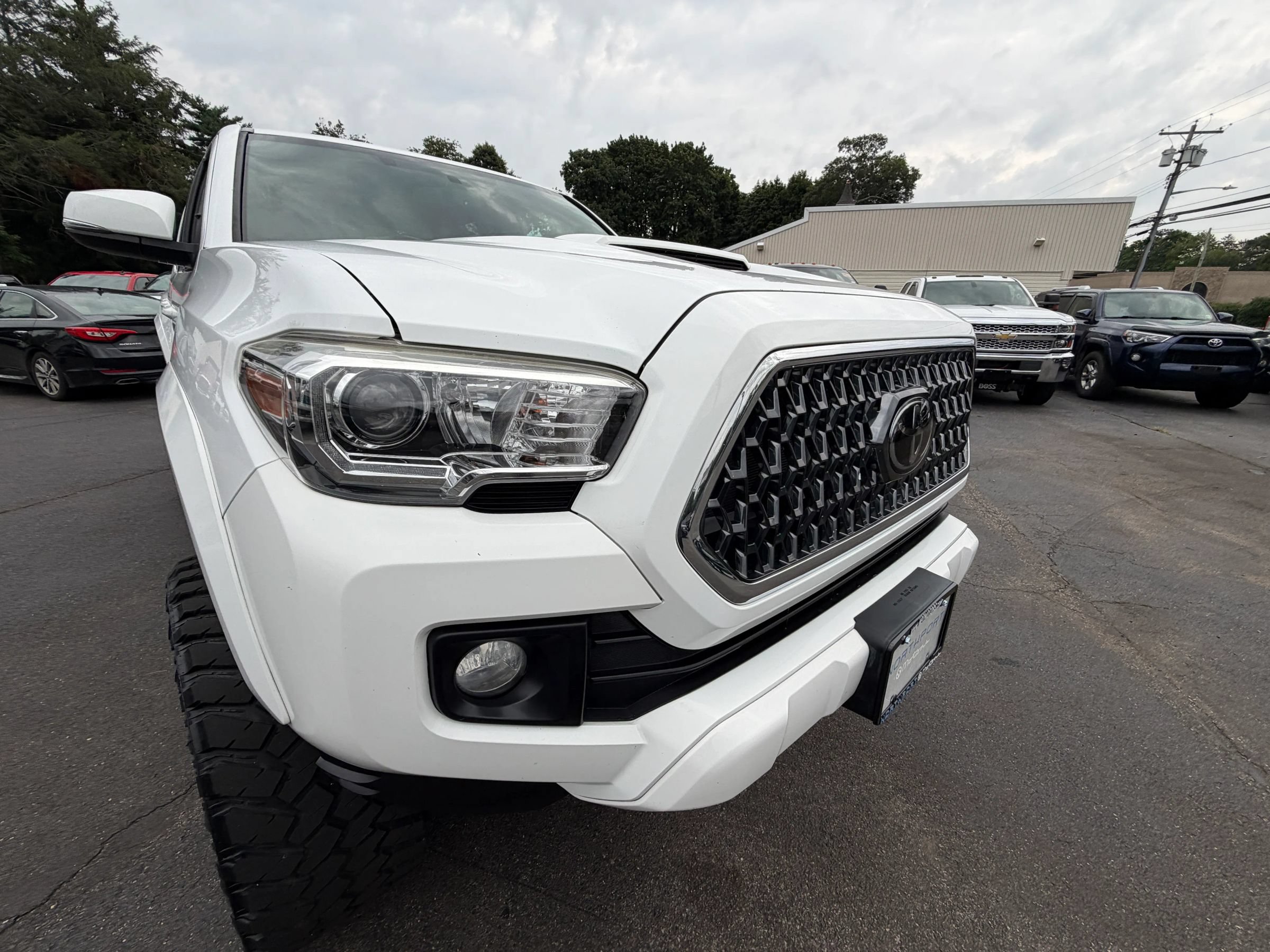Used 2017 Toyota Tacoma SR AWD/4WD image 33
