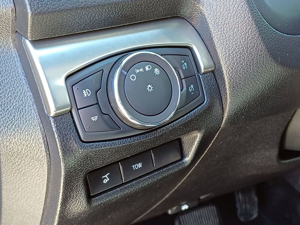 Used 2019 Ford Explorer XLT AWD/4WD image 12