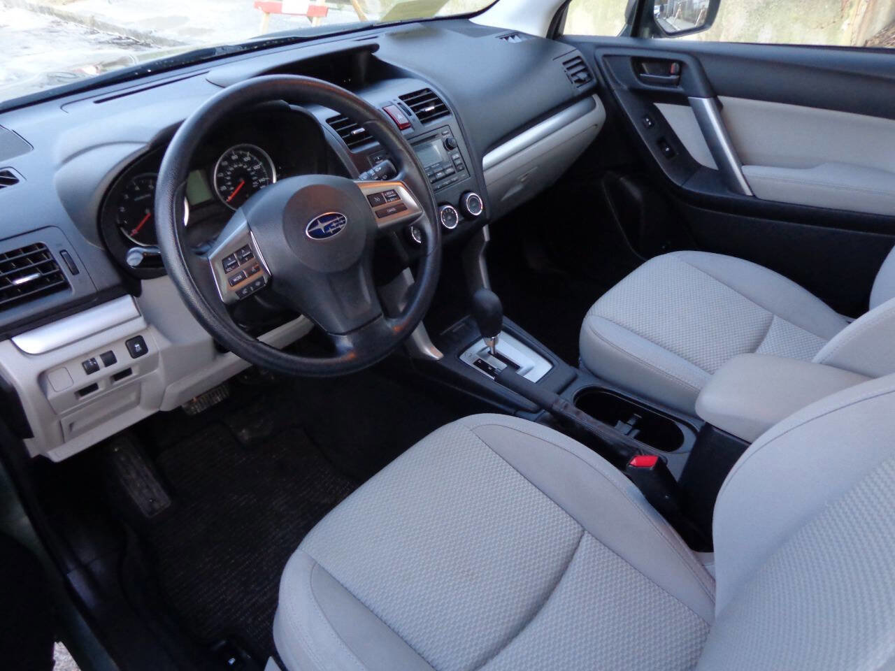 Used 2014 Subaru Forester 2.5i image 10