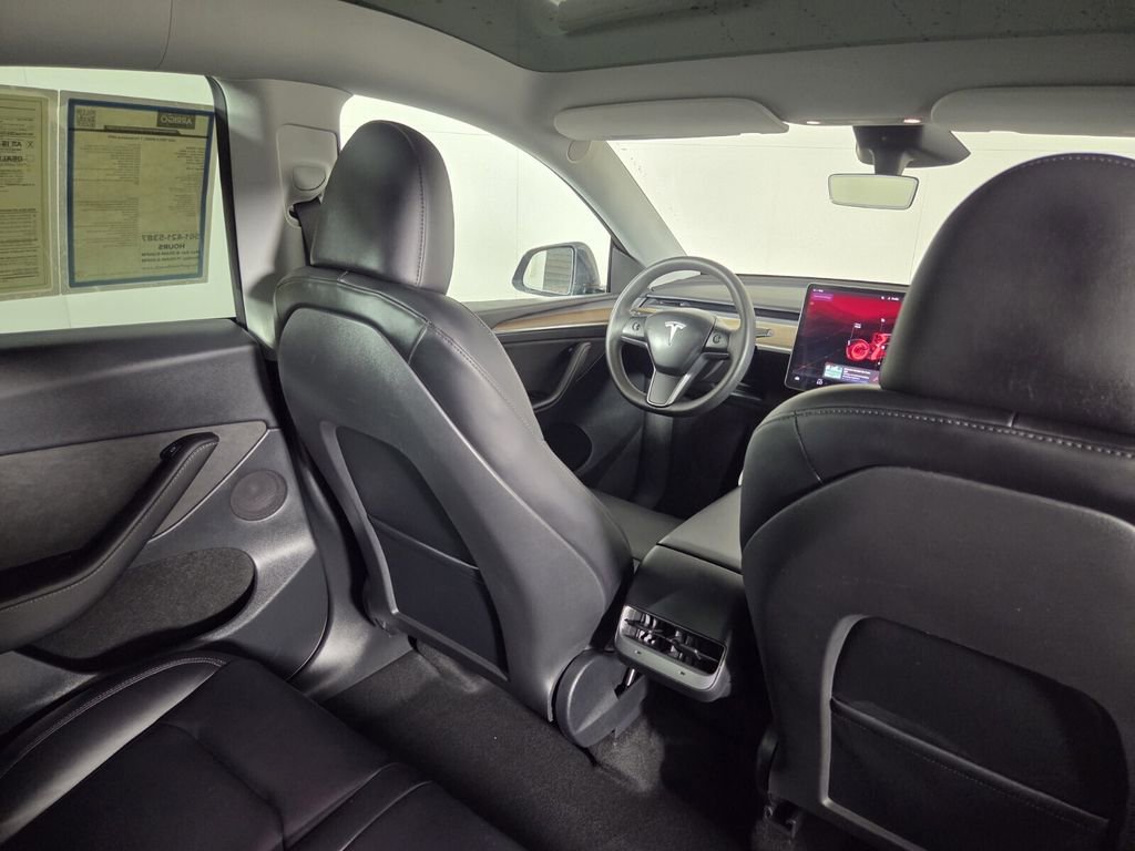 Used 2024 Tesla Model Y Performance image 29