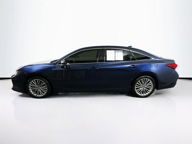 Used 2019 Toyota Avalon Limited image 5