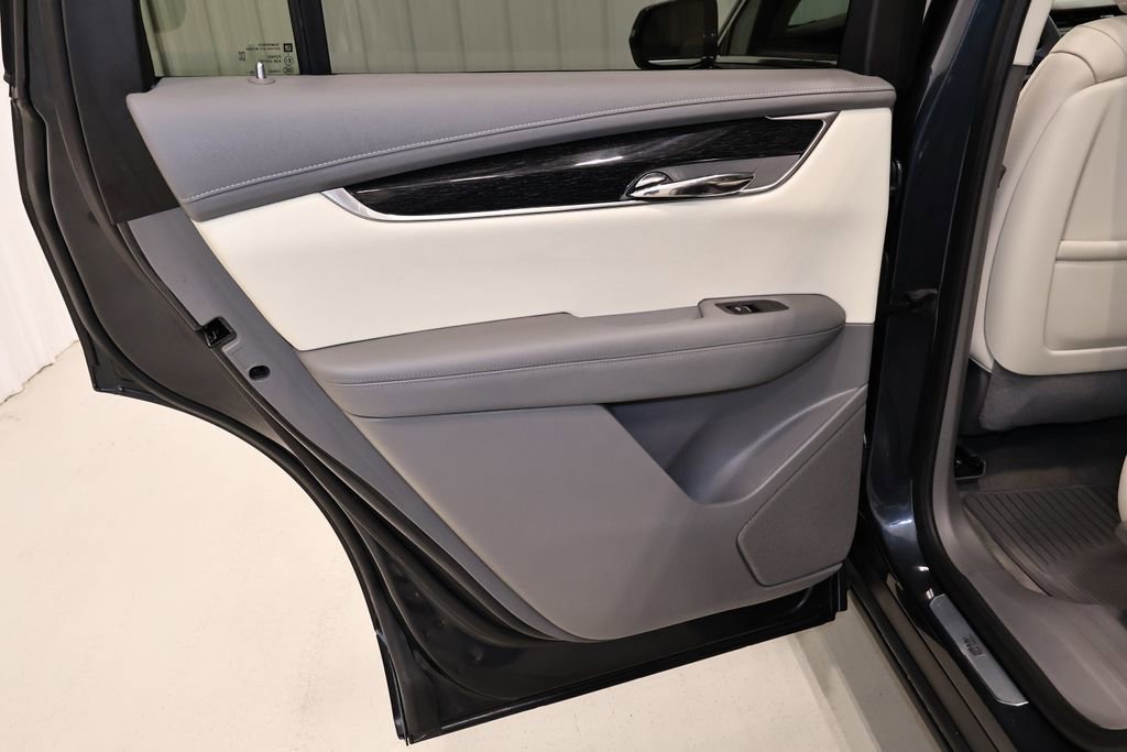 Used 2021 Cadillac XT6 Premium Luxury AWD/4WD image 15