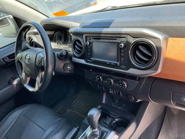 Used 2018 Toyota Tacoma SR5 RWD image 12