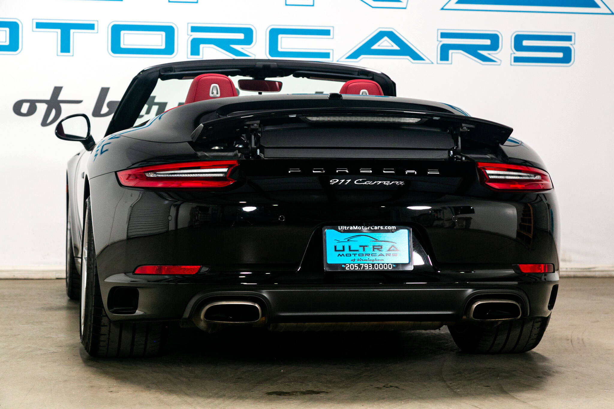 Used 2017 Porsche 911 Carrera image 18