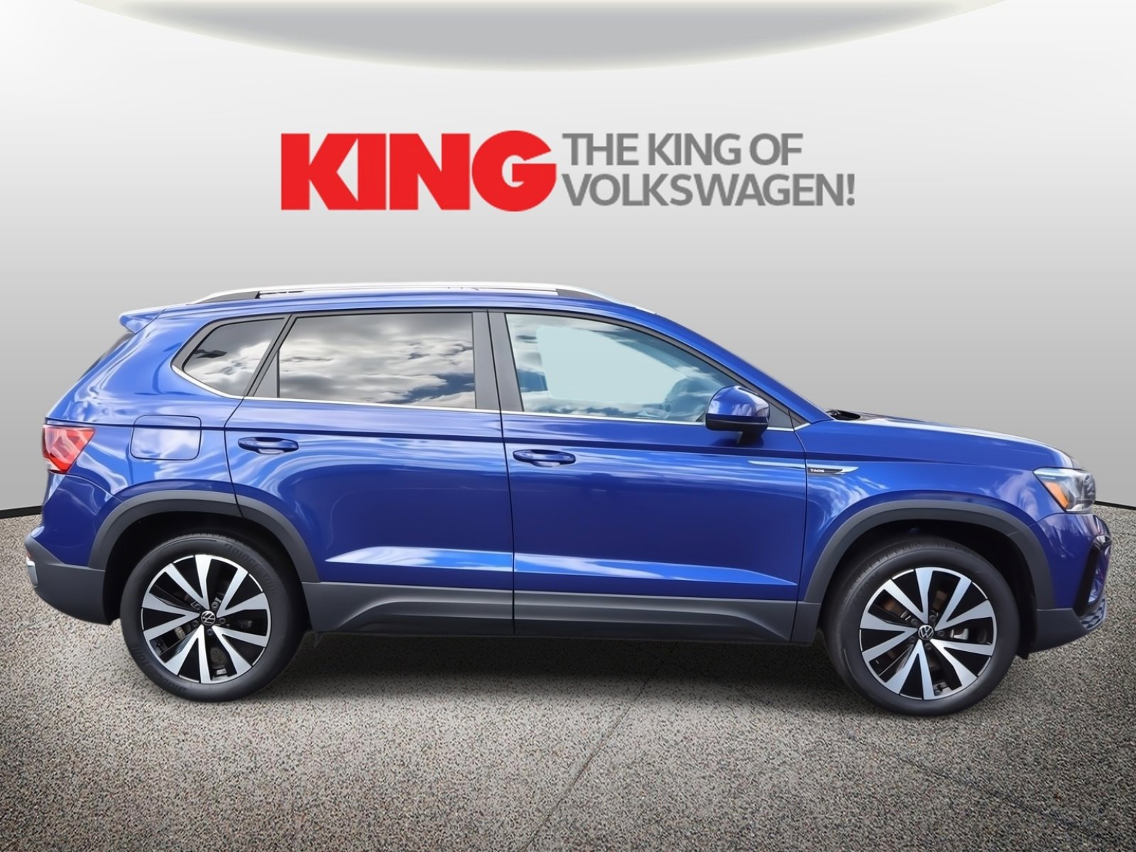 Certified 2023 Volkswagen Taos SE image 2